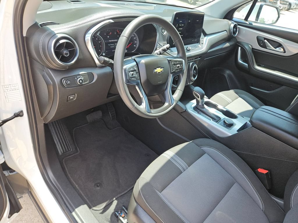 Used 2025 Chevrolet Blazer LT FWD image 15