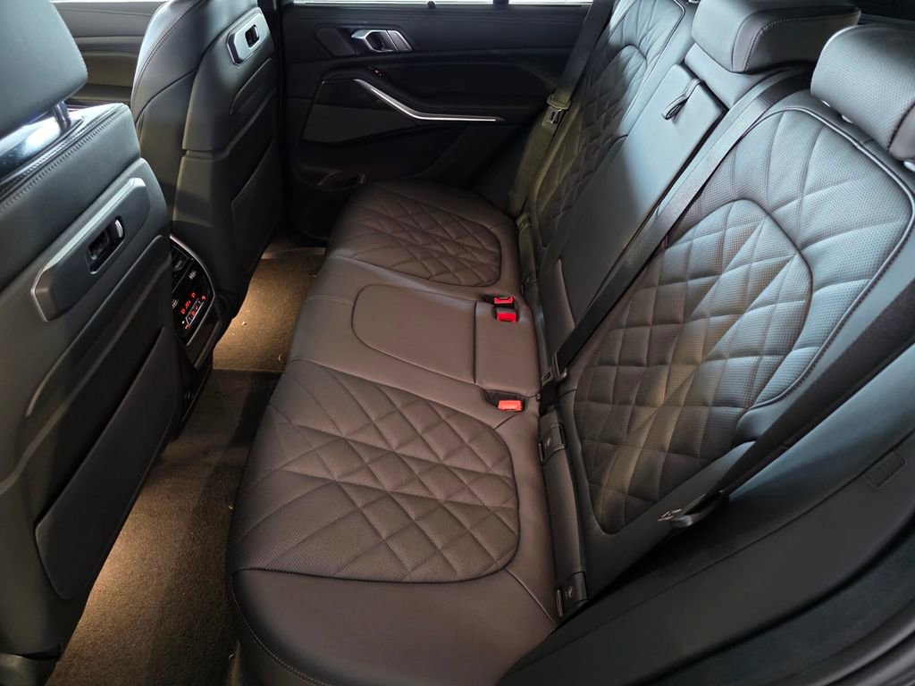 New 2026 BMW X5 M60i w/ Executive Package image 12