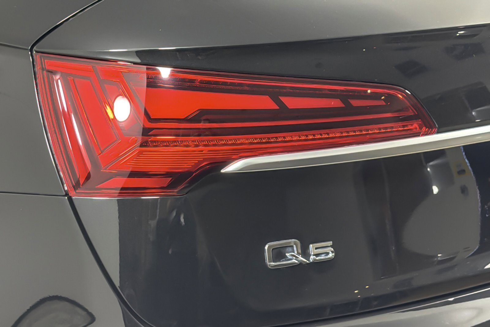 Used 2023 Audi Q5 2.0T Premium w/ Convenience Package AWD/4WD image 26