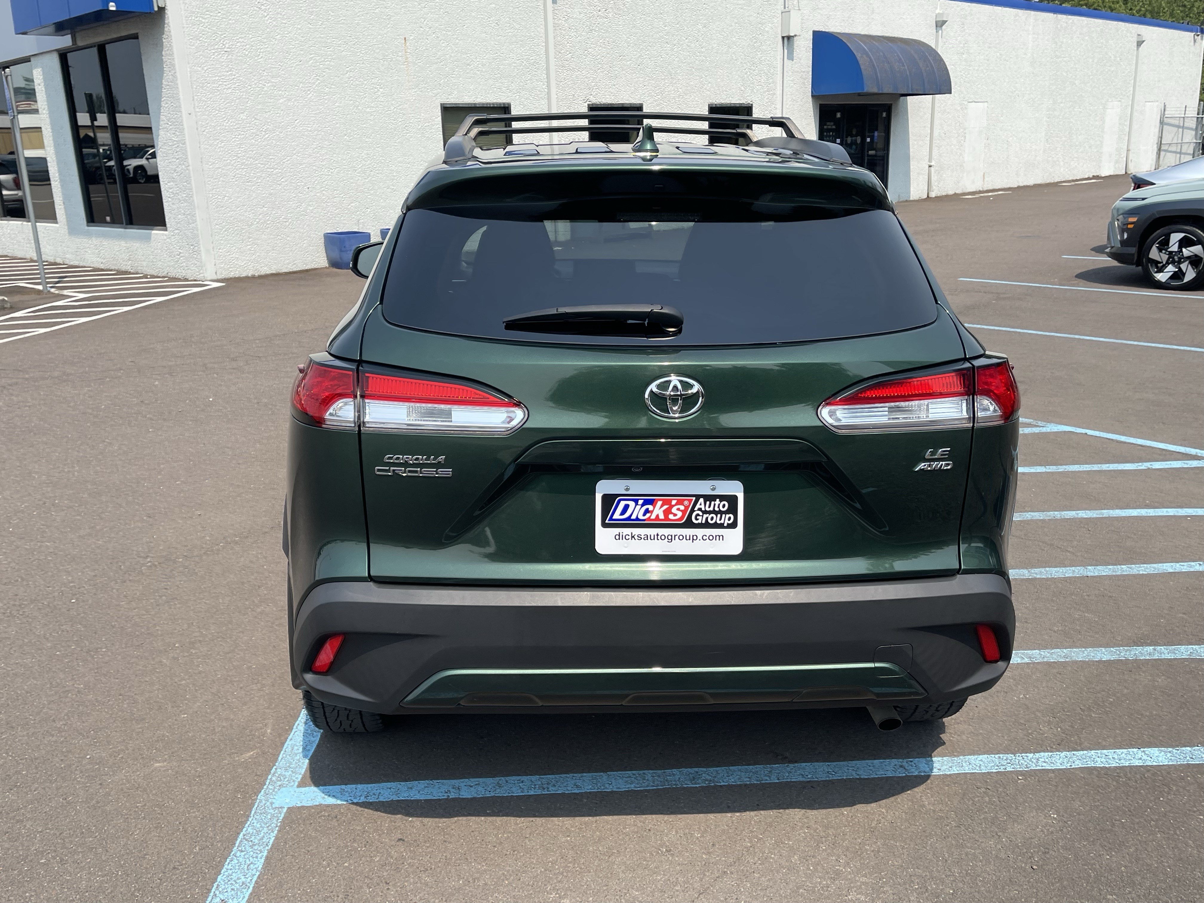 Used 2022 Toyota Corolla Cross LE w/ Moonroof Package AWD/4WD image 4