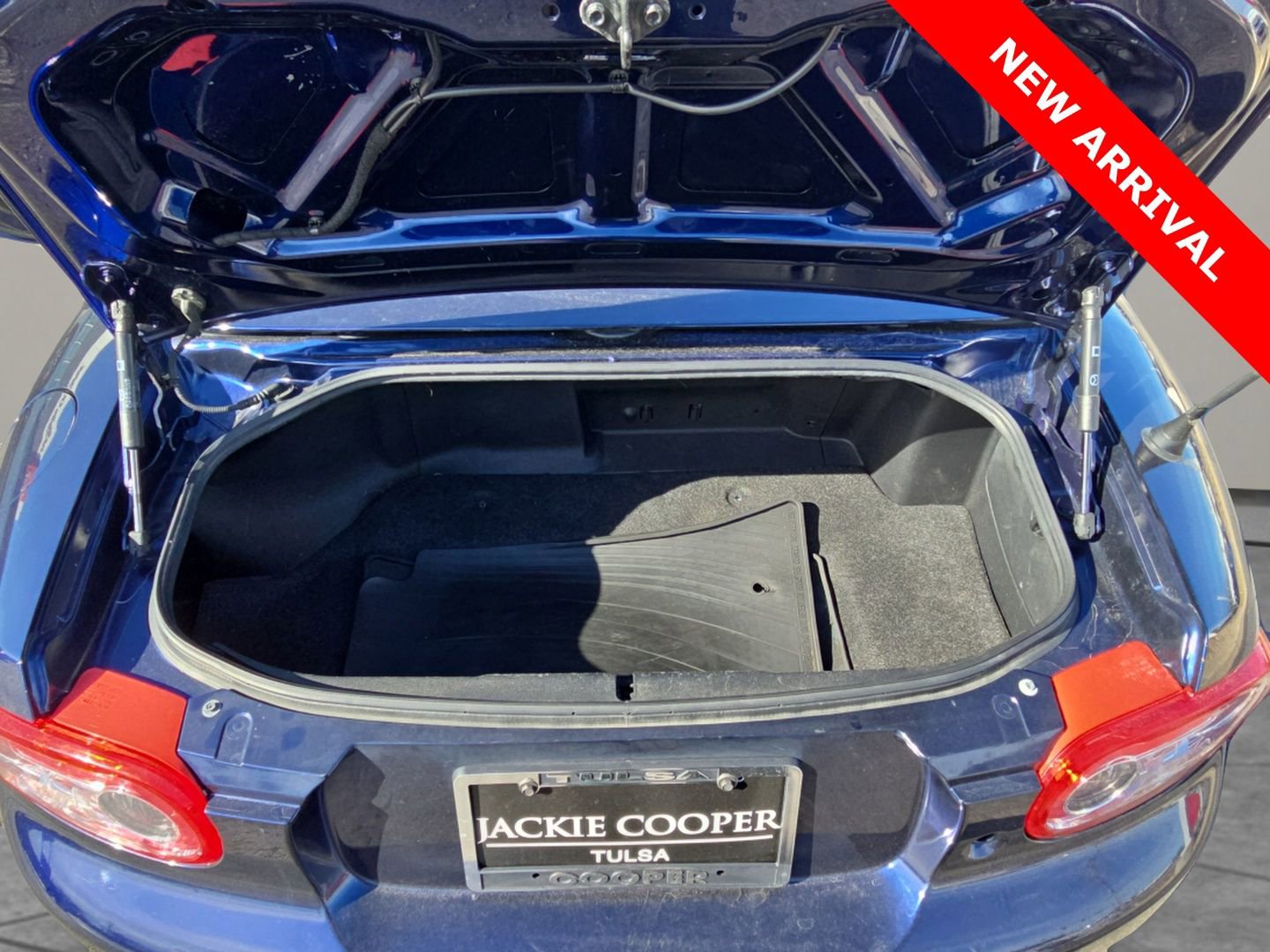 Used 2012 MAZDA MX-5 Miata Touring w/ Suspension Pkg image 26