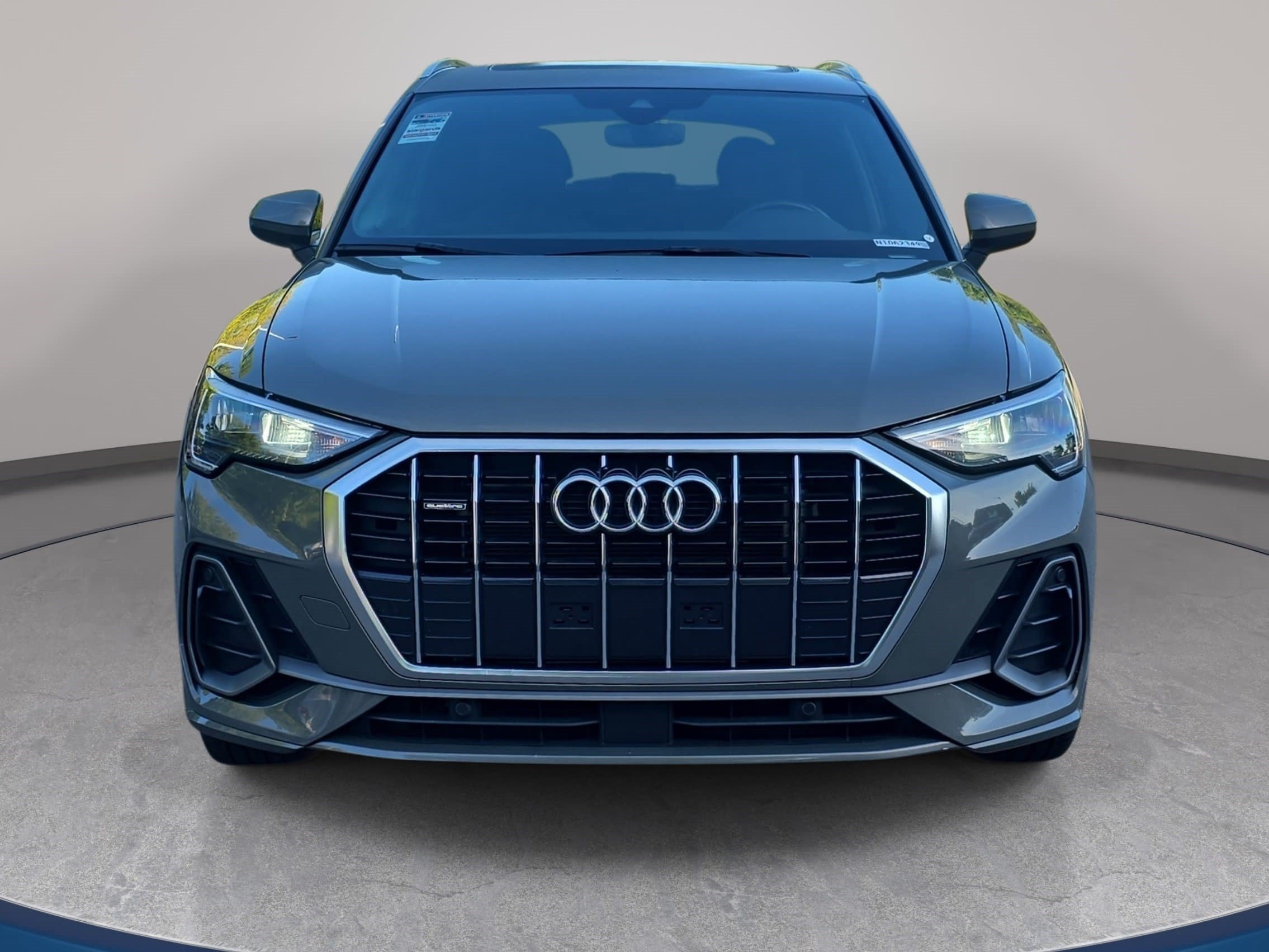 Used 2022 Audi Q3 2.0T Premium w/ Convenience Package AWD/4WD image 2