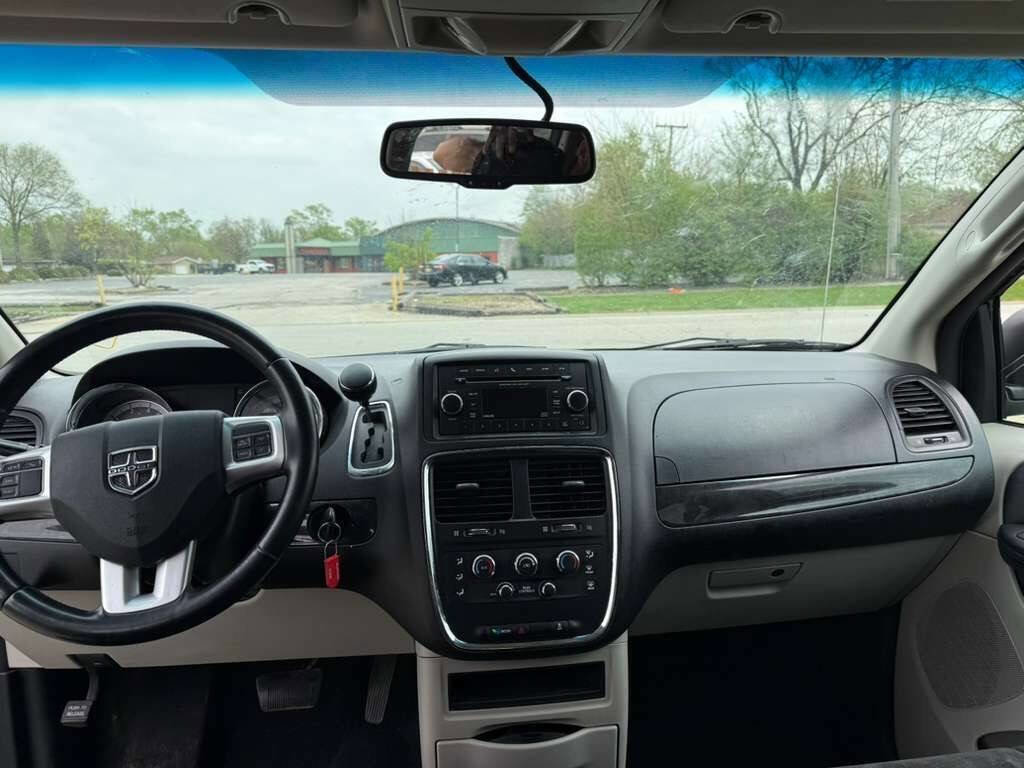 Used 2013 Dodge Grand Caravan SE image 18