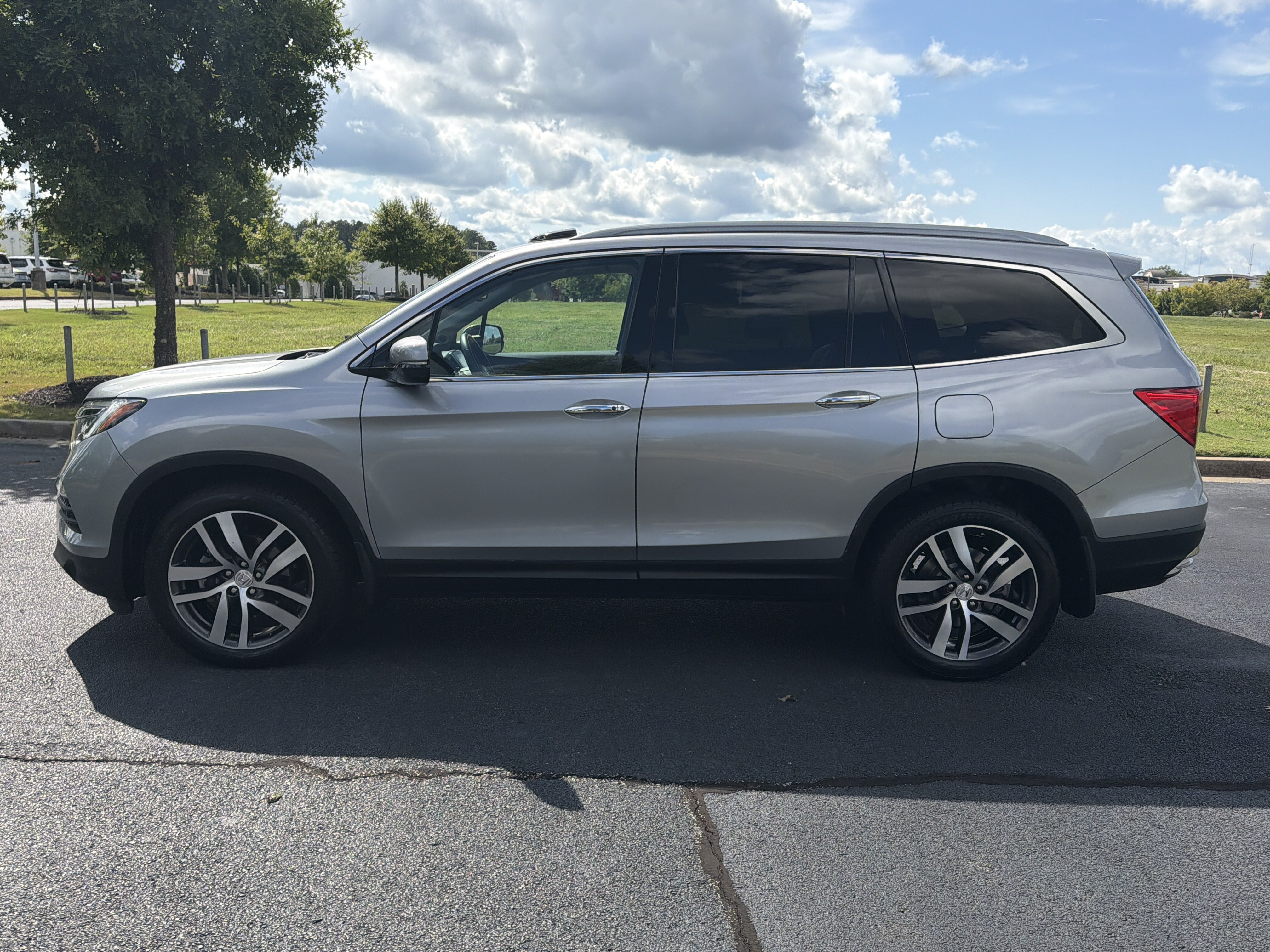 Used 2016 Honda Pilot Touring image 6