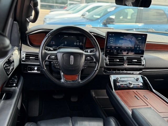 Used 2023 Lincoln Navigator L Reserve AWD/4WD image 7