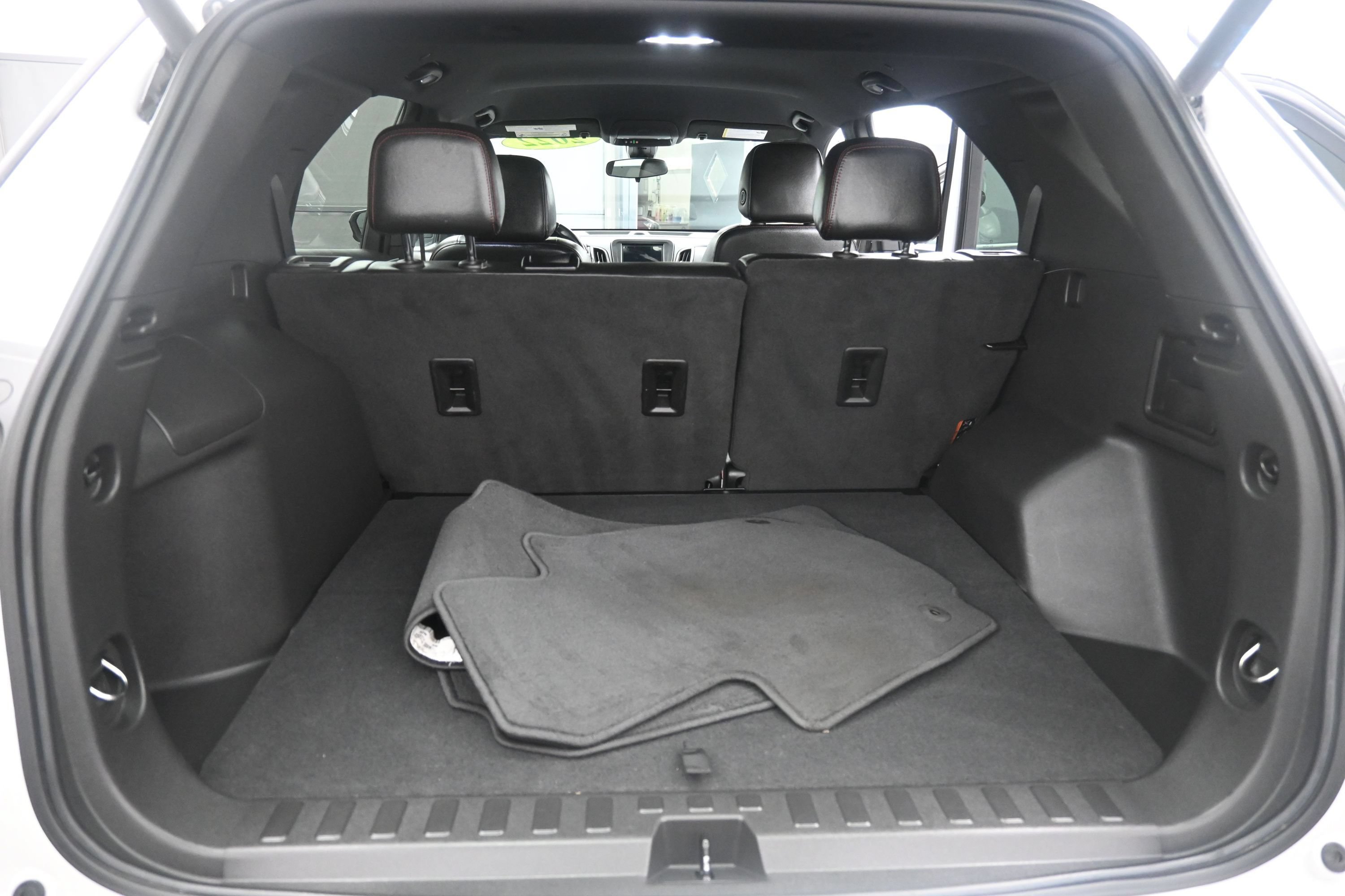 Used 2022 Chevrolet Equinox RS AWD/4WD image 18
