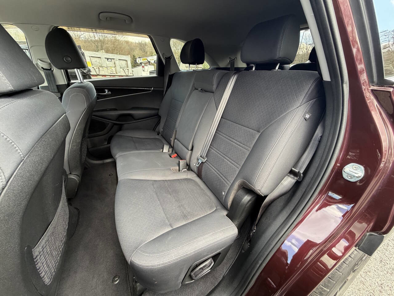 Used 2019 Kia Sorento S image 28