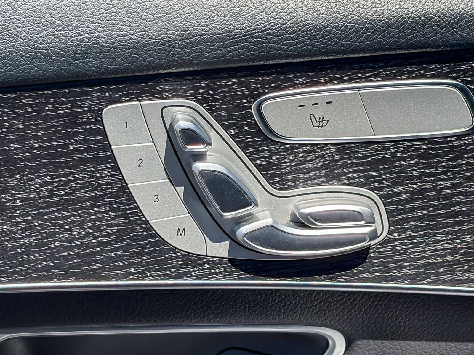 Used 2022 Mercedes-Benz GLC 300 image 21