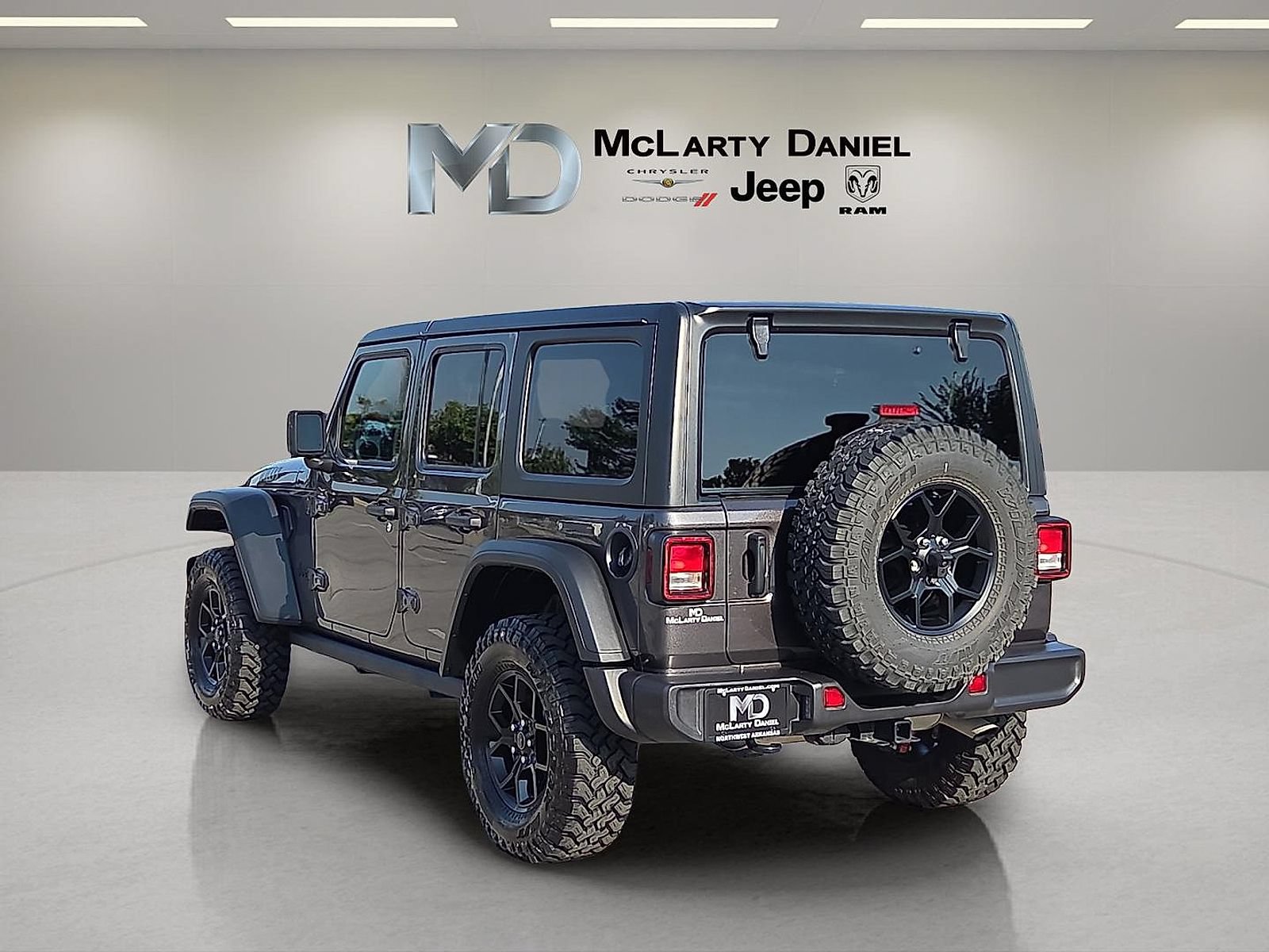 Used 2025 Jeep Wrangler Unlimited Sport AWD/4WD image 4