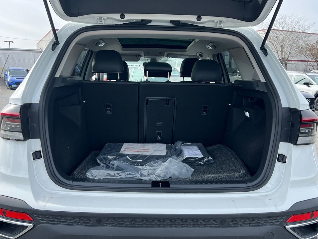 New 2026 Volkswagen Taos SEL image 14