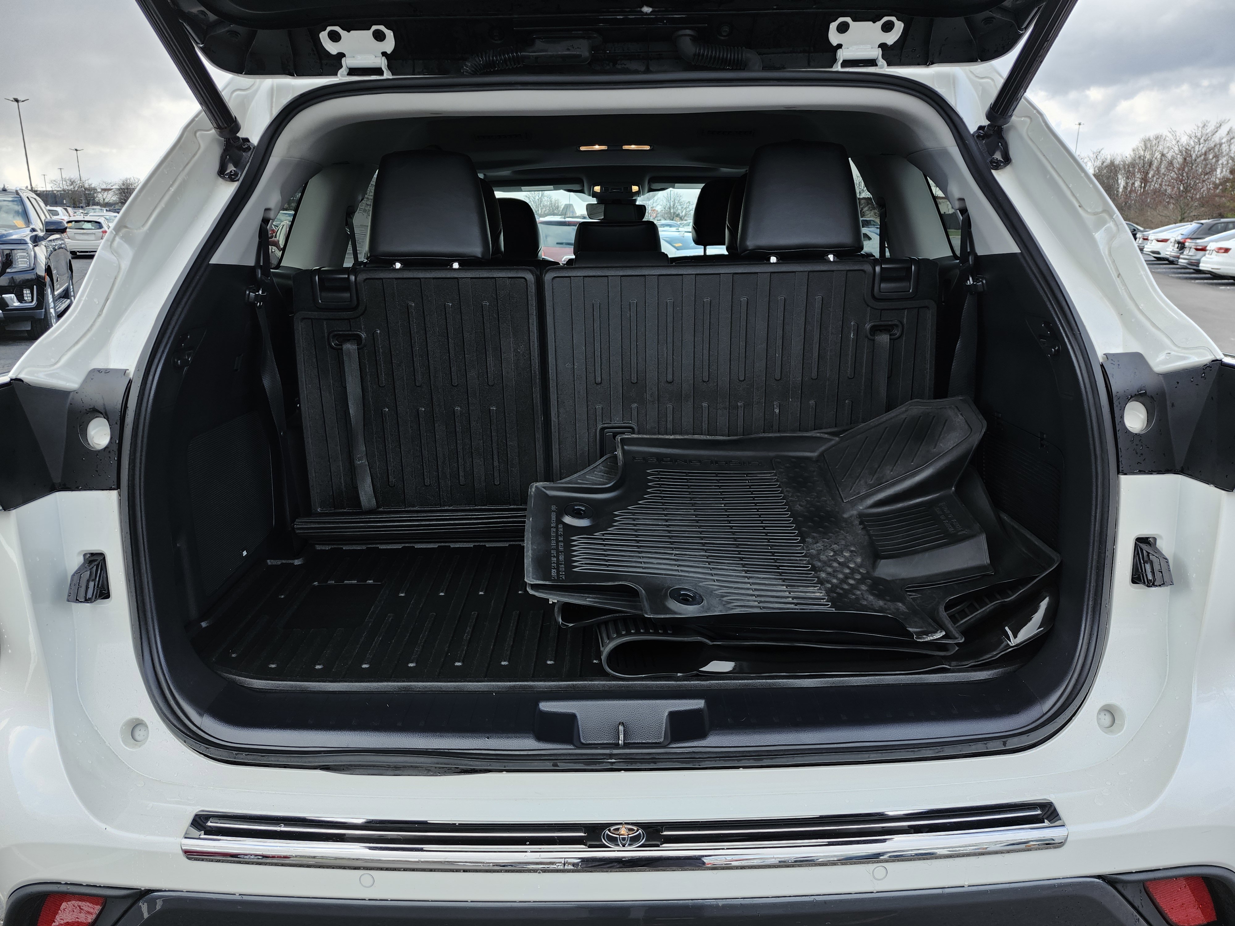 Used 2021 Toyota Highlander Limited image 29