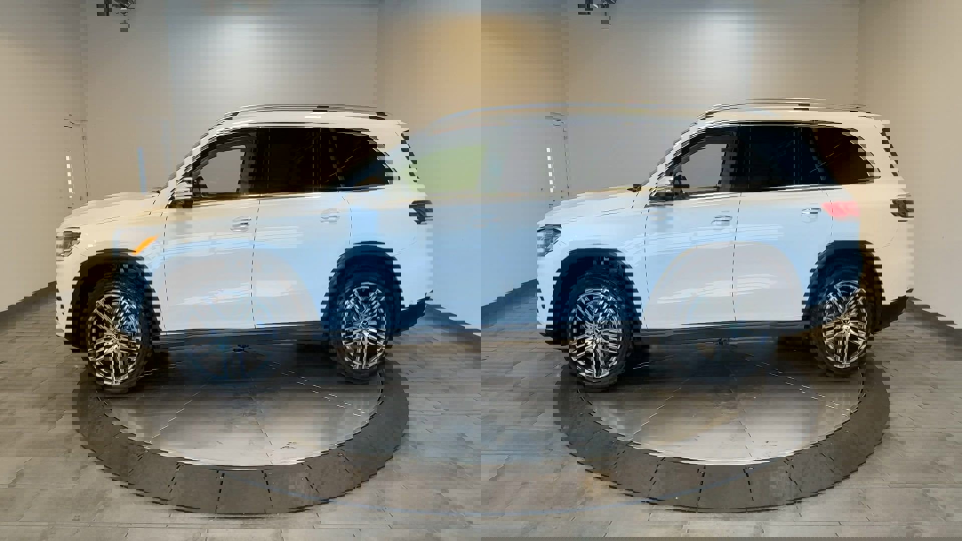 Used 2022 Mercedes-Benz GLS 450 4MATIC image 5