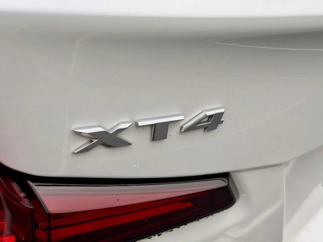 Certified 2022 Cadillac XT4 Luxury w/ Cold Weather Package FWD image 15