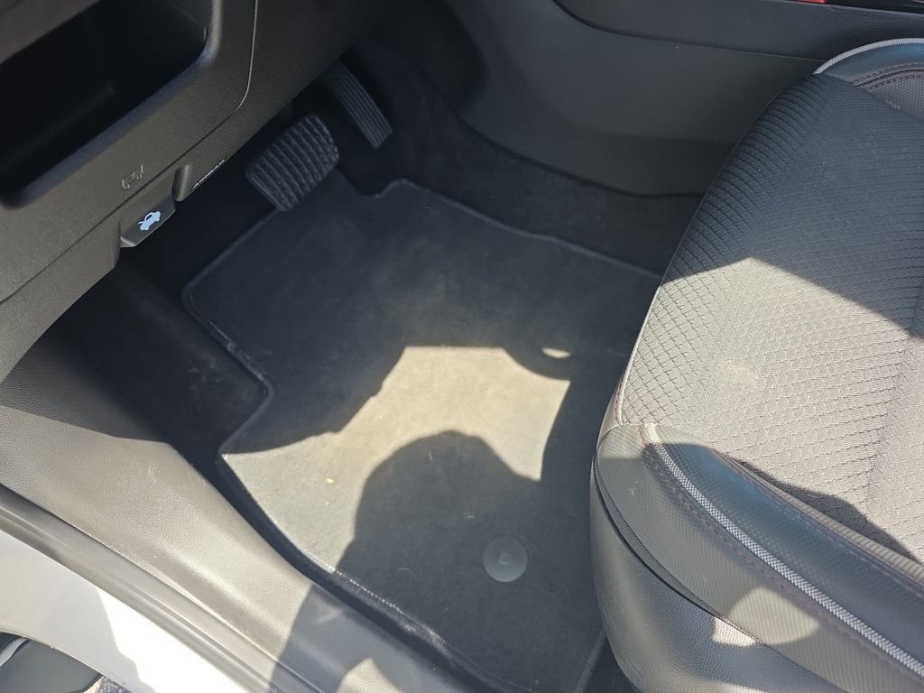 Used 2021 Chevrolet TrailBlazer RS w/ Sun and Liftgate Package FWD image 17