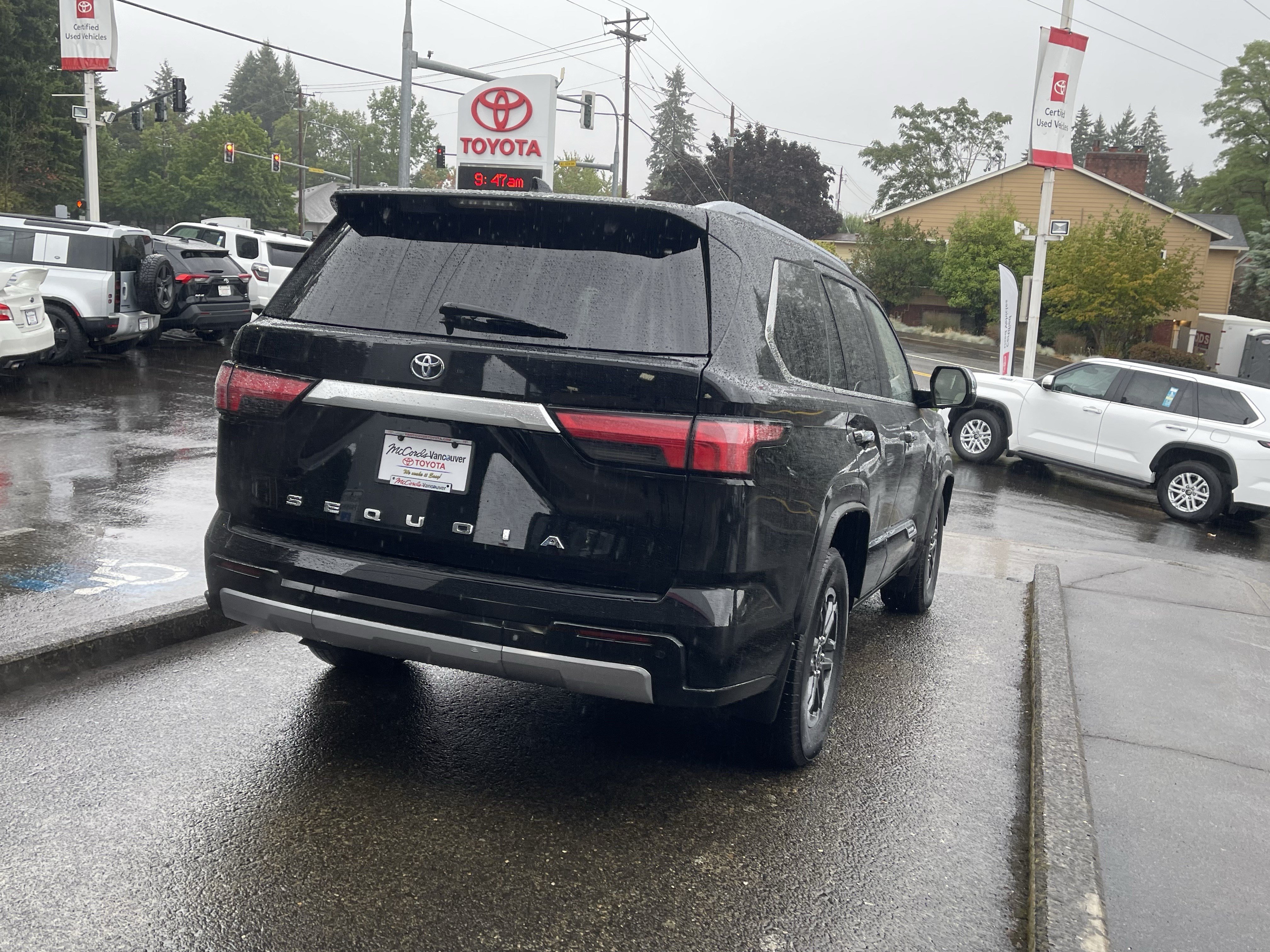 Certified 2023 Toyota Sequoia Capstone AWD/4WD image 8