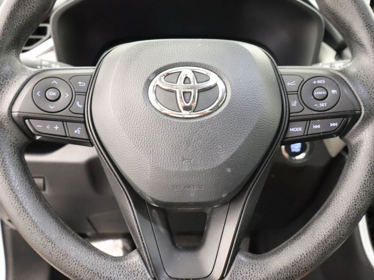 Used 2023 Toyota RAV4 XLE AWD/4WD image 12