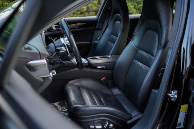 Used 2018 Porsche Panamera 4 image 22