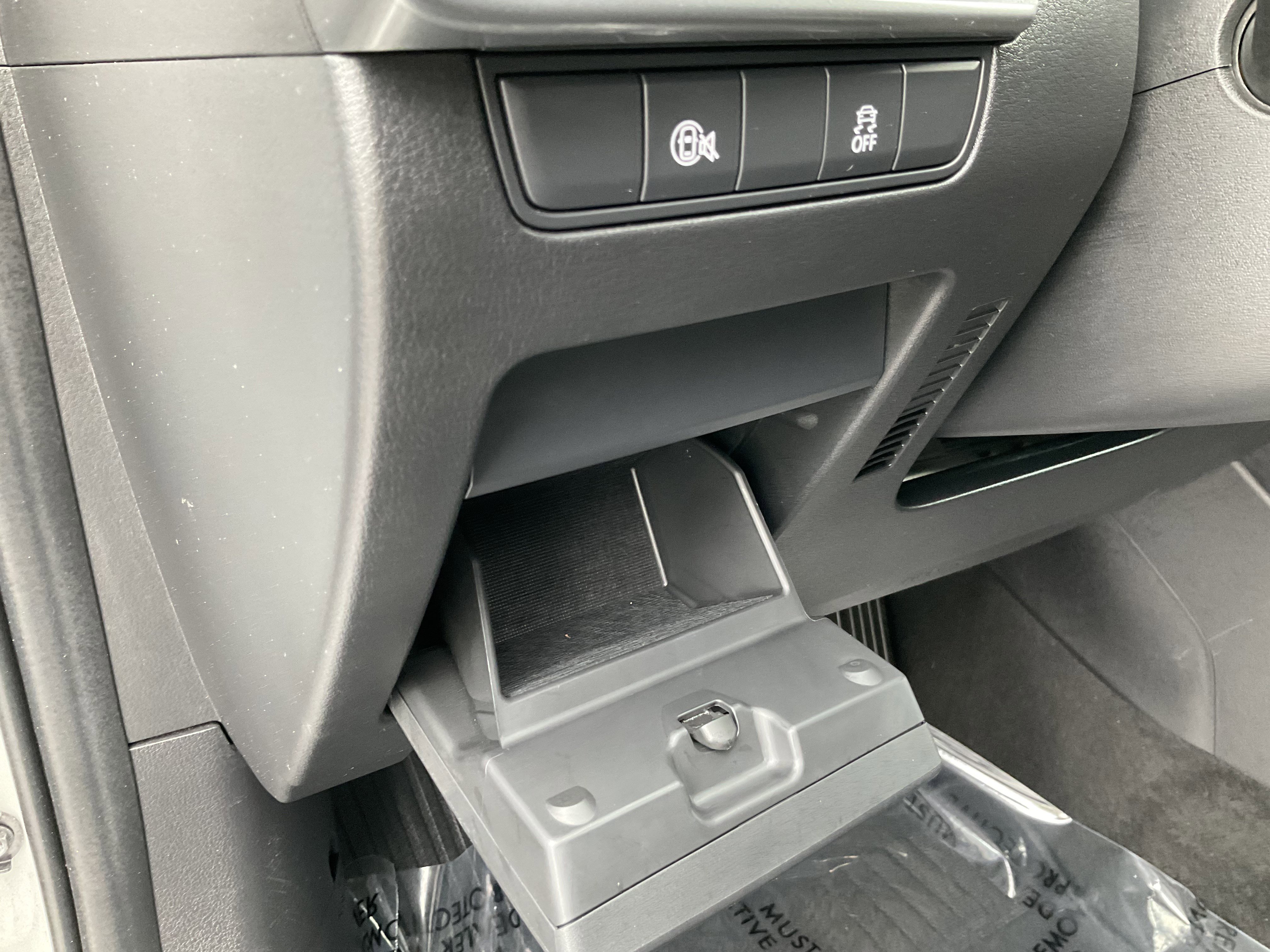 Used 2024 MAZDA MAZDA3 s FWD image 28