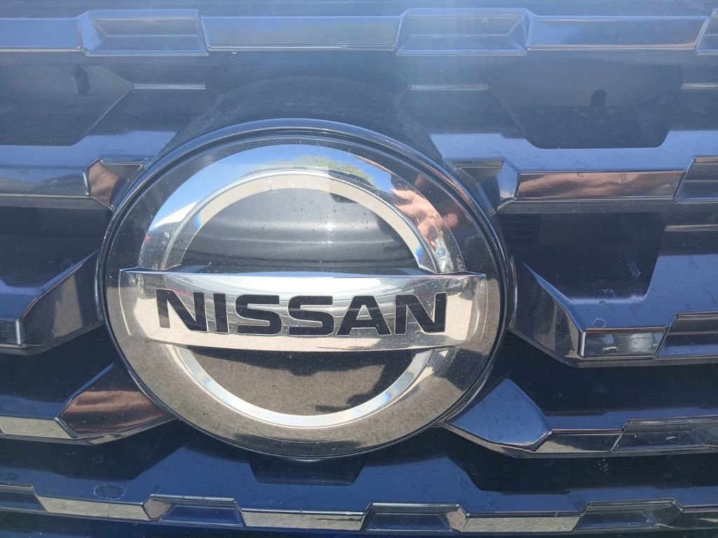 Certified 2021 Nissan Kicks SV FWD image 2