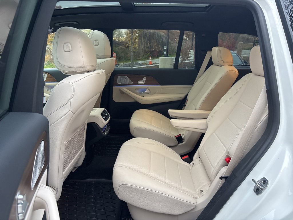 Used 2025 Mercedes-Benz GLS 450 4MATIC image 14