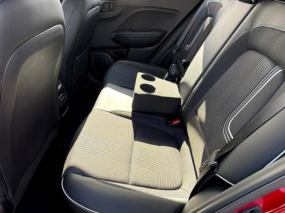 Certified 2025 Hyundai Venue Limited image 8