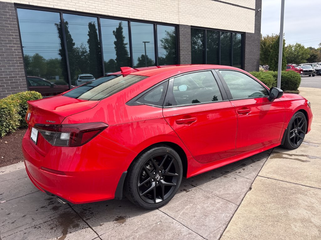 Used 2025 Honda Civic Sport image 4