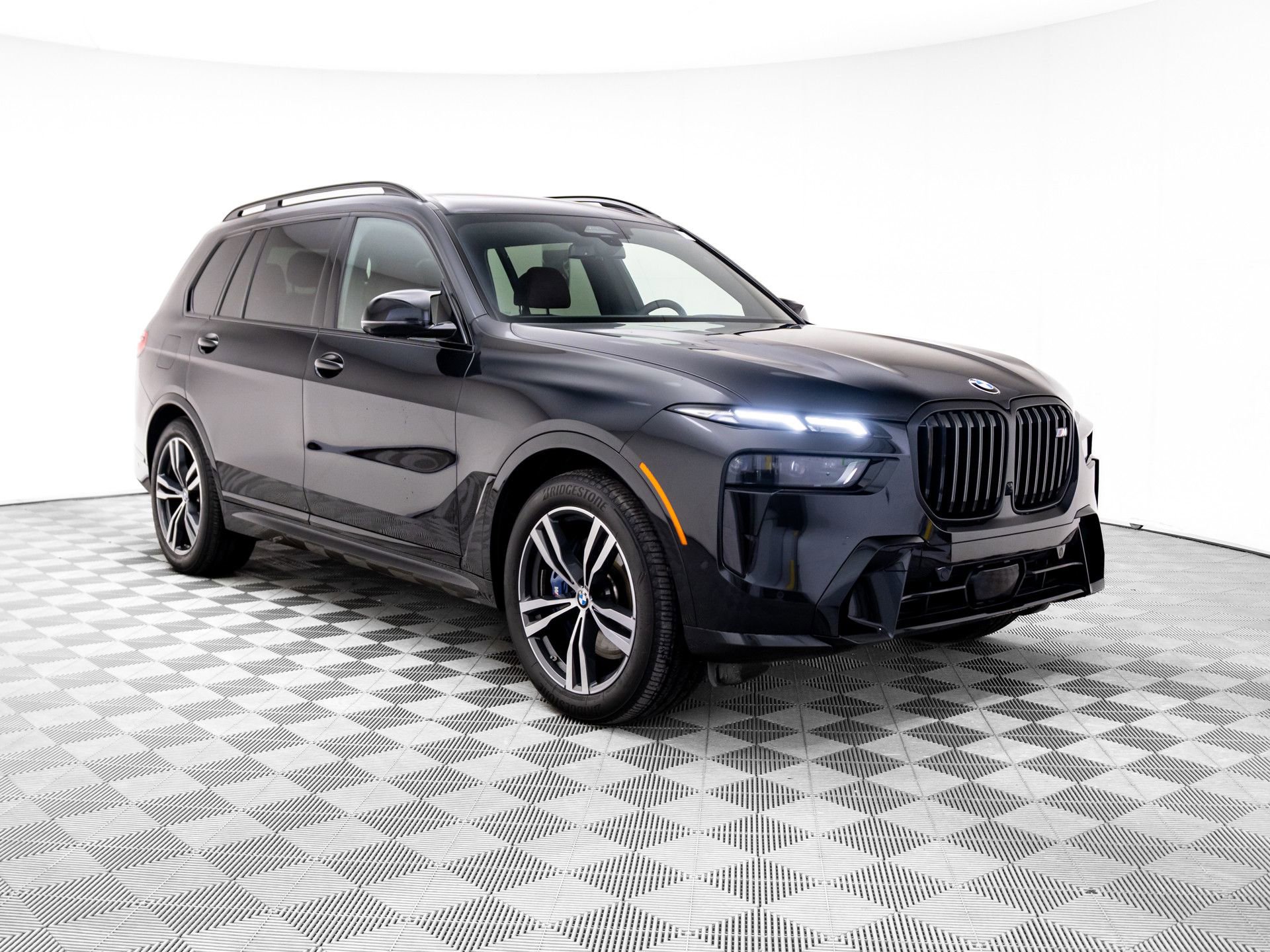 Certified 2025 BMW X7 M60i w/ Executive Package image 8