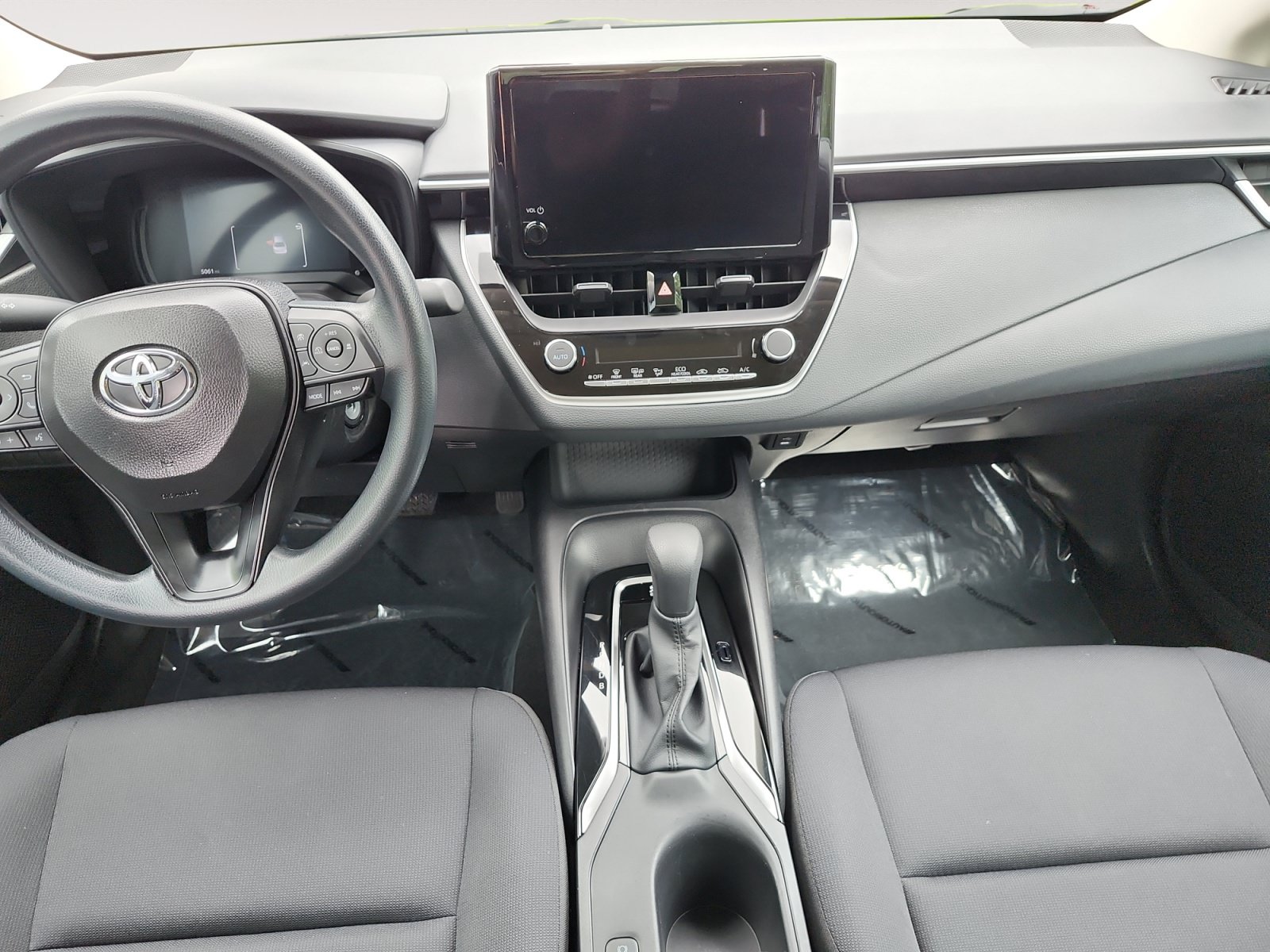Used 2026 Toyota Corolla LE FWD image 15