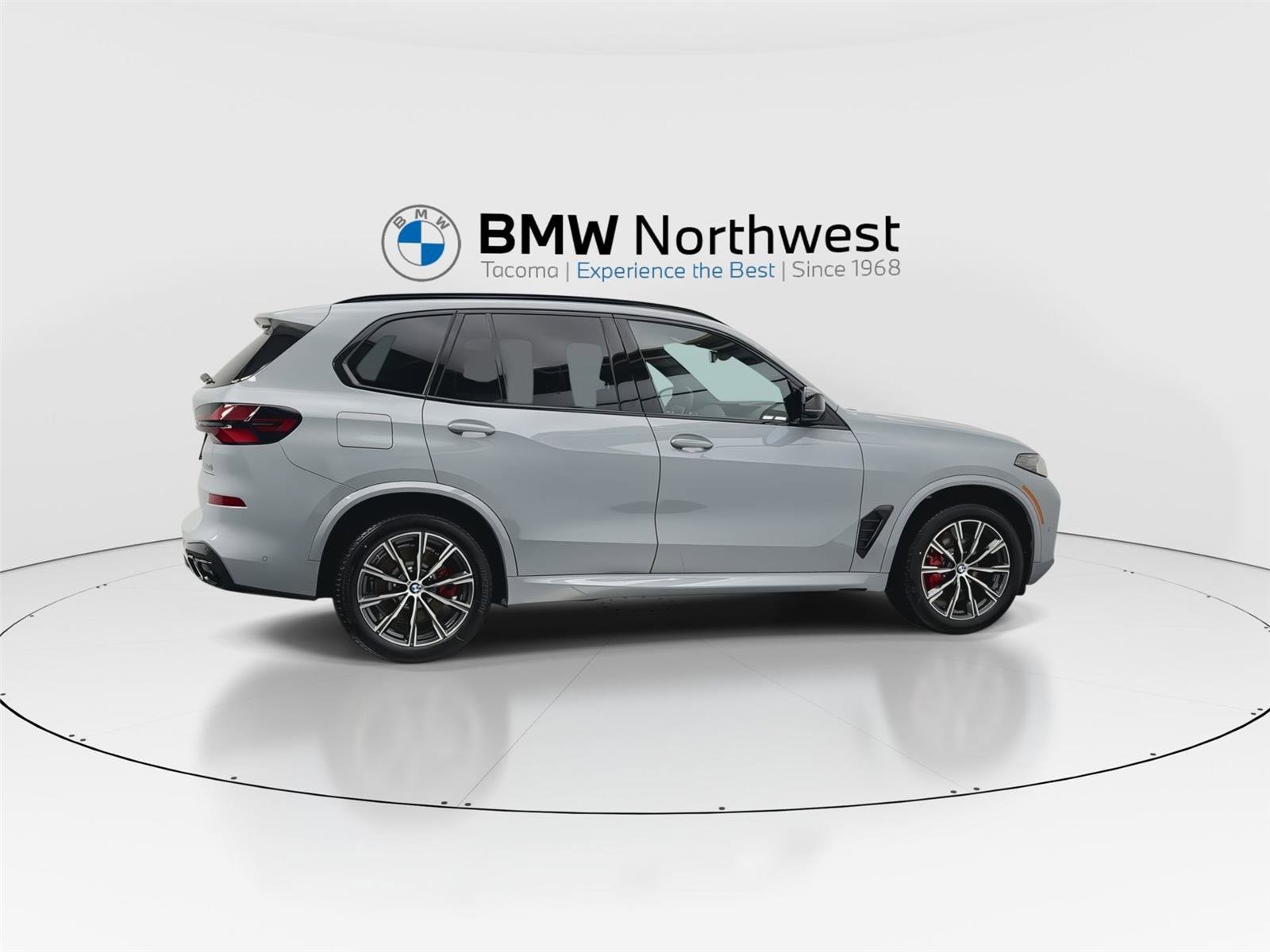 New 2026 BMW X5 M60i image 4