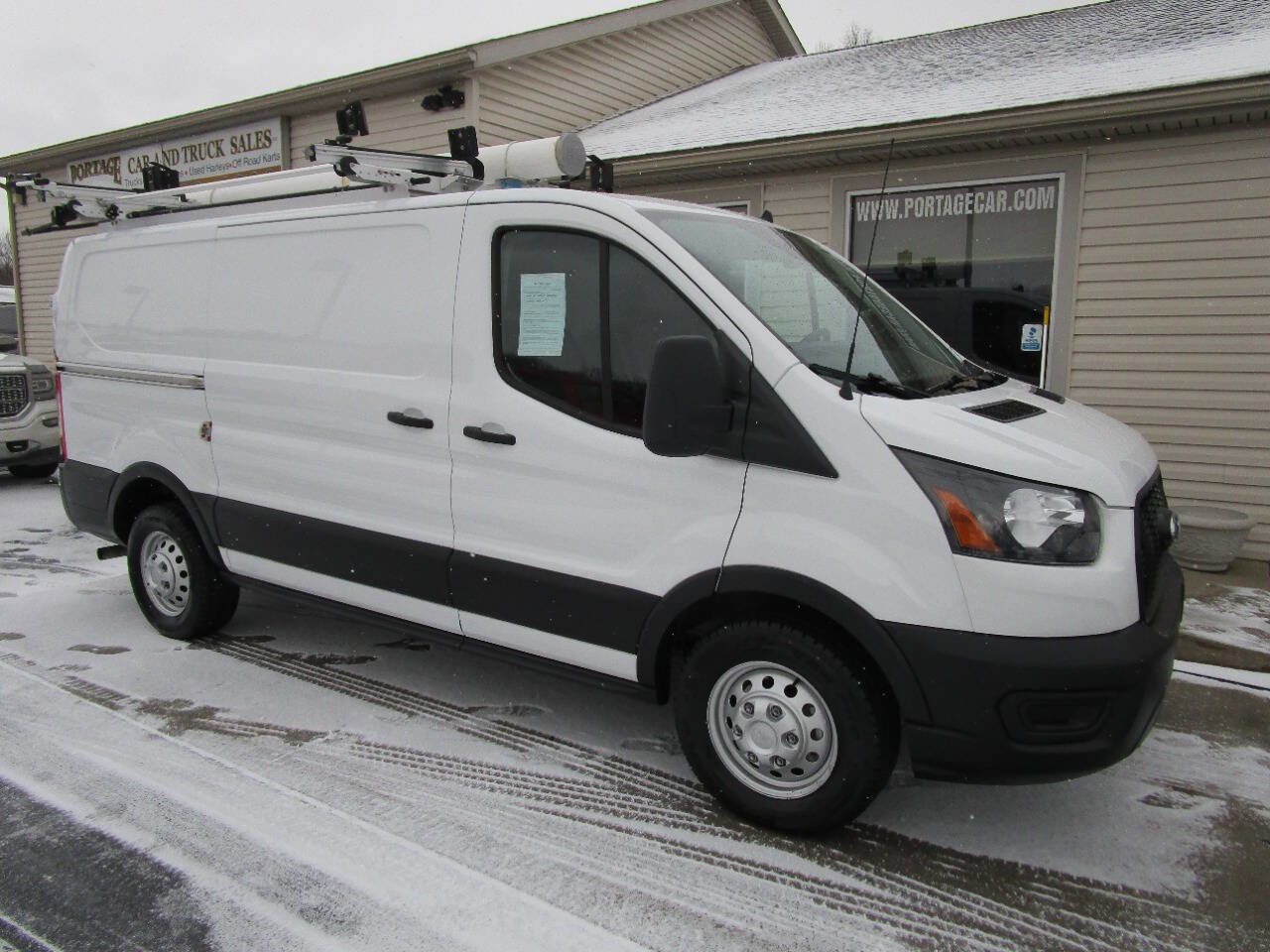 Used 2022 Ford Transit 250 Low Roof AWD image 3