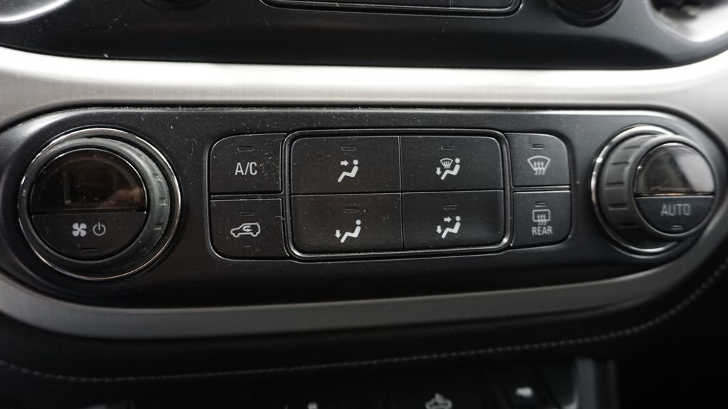 Used 2020 GMC Canyon SLE w/ Elevation Edition image 44