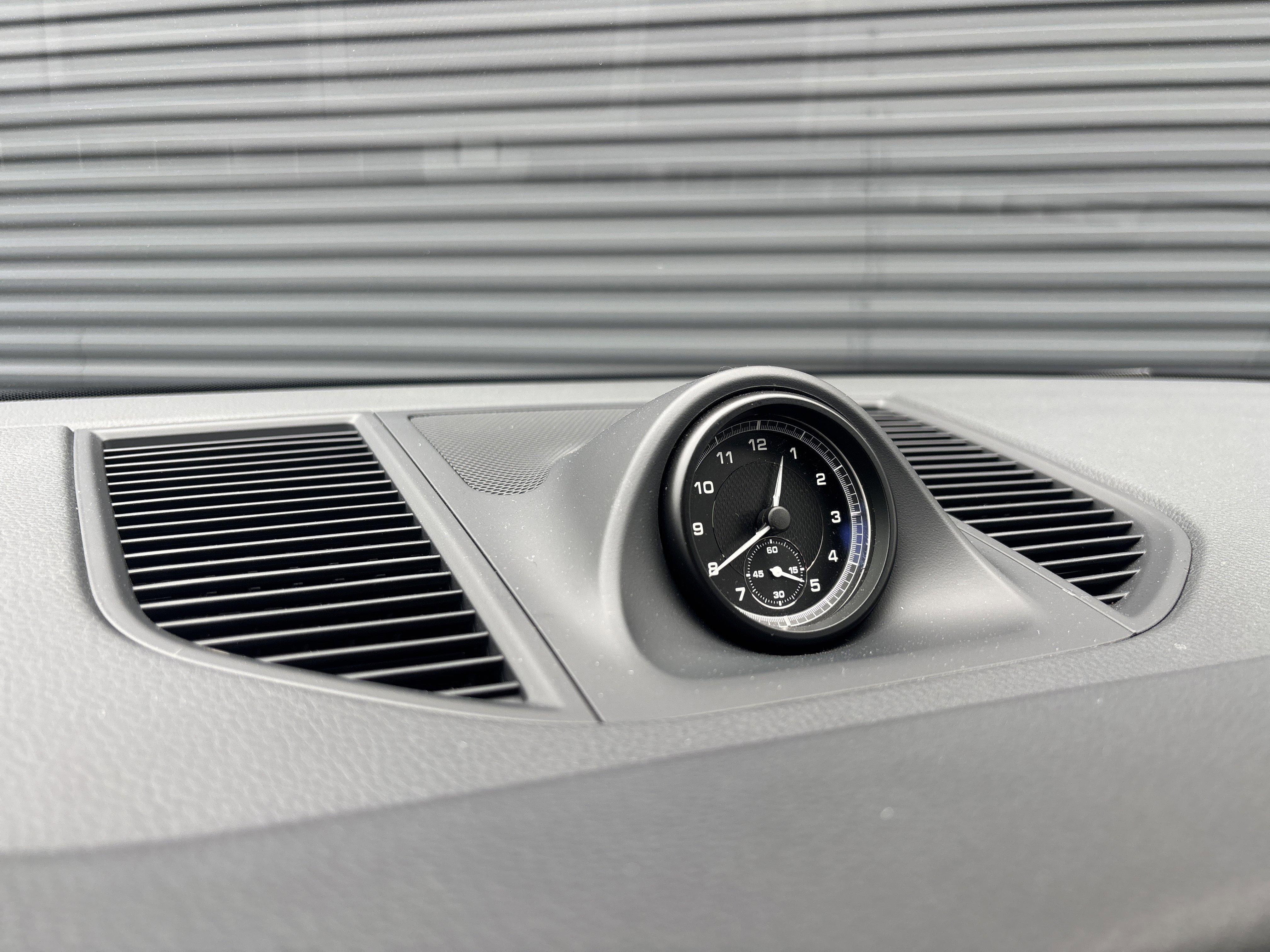 Certified 2025 Porsche Macan image 24