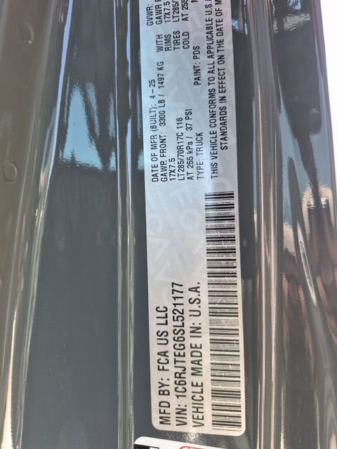 Used 2025 Jeep Gladiator Mojave AWD/4WD image 24