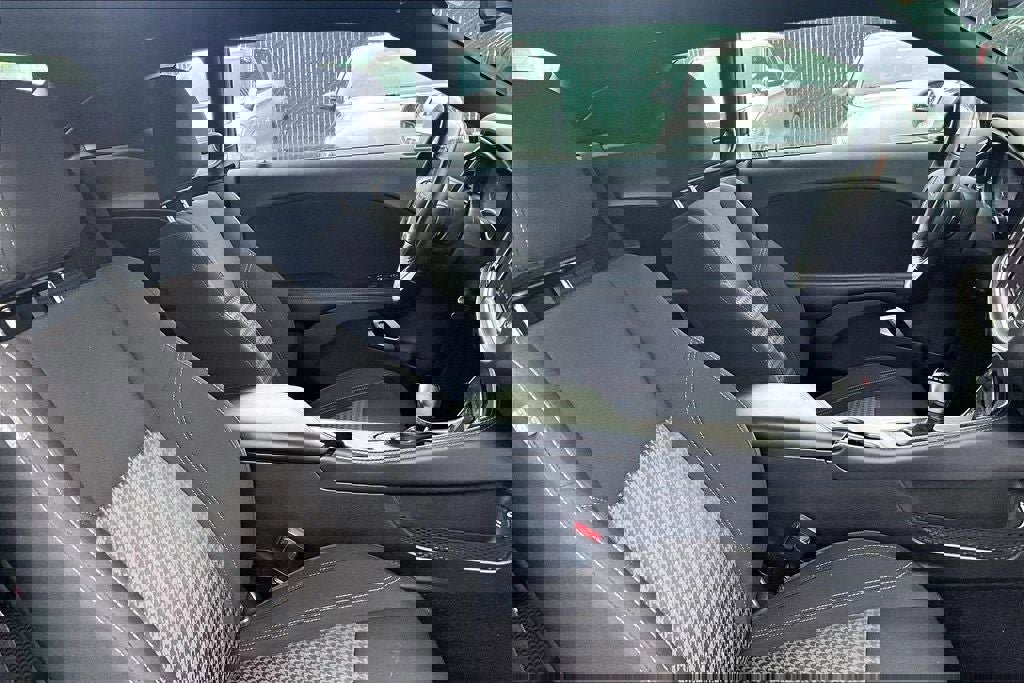 Used 2022 Dodge Challenger SXT w/ Driver Convenience Group image 6