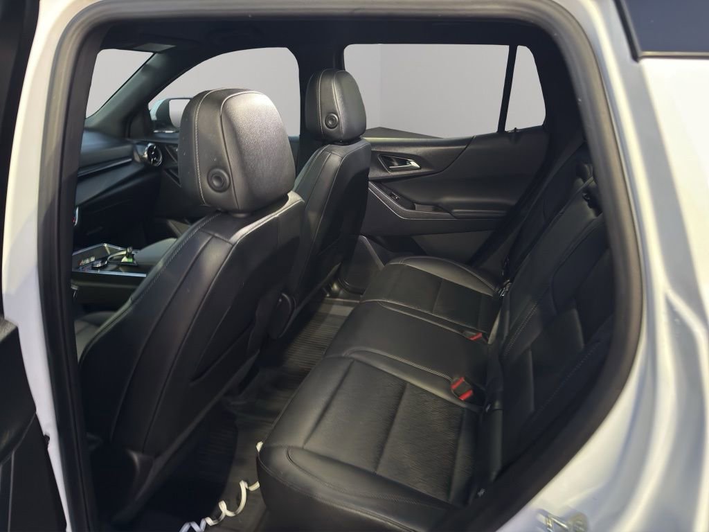 Used 2026 Chevrolet Equinox LT w/ Convenience Package II image 9