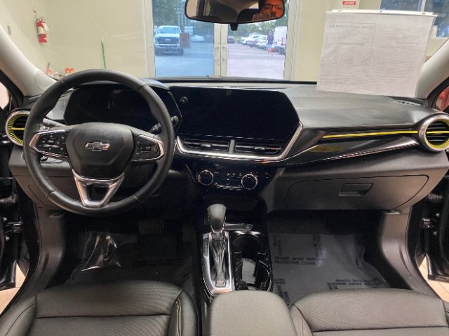 Used 2025 Chevrolet Trax ACTIV w/ Driver Confidence Package FWD image 17