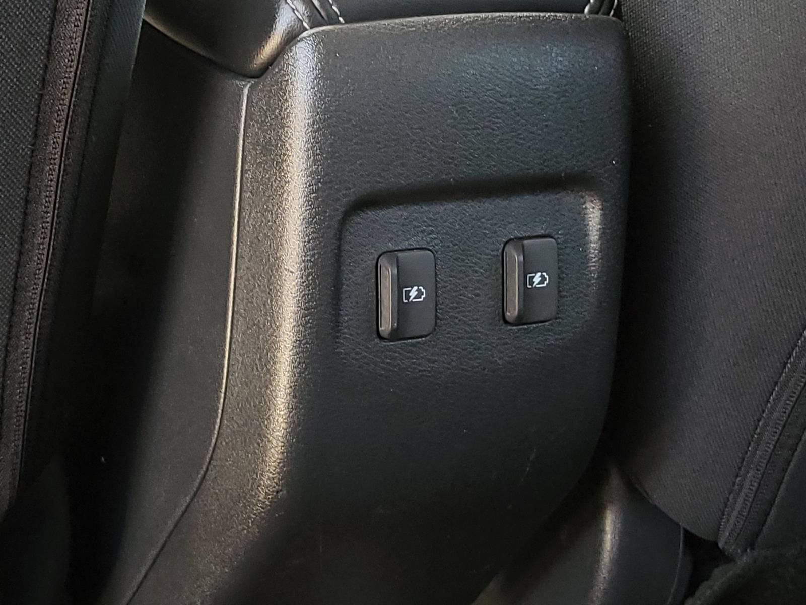 Used 2021 Nissan Kicks SR FWD image 18