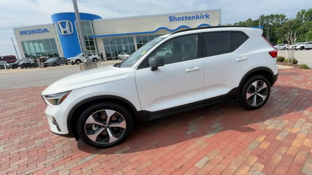 Used 2026 Volvo XC40 B5 Plus AWD/4WD image 6