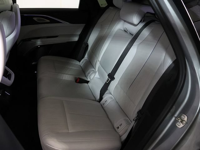 Used 2024 Cadillac Lyriq Luxury AWD/4WD image 14
