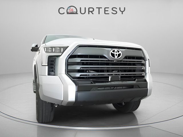 Used 2025 Toyota Tundra Limited AWD/4WD image 33