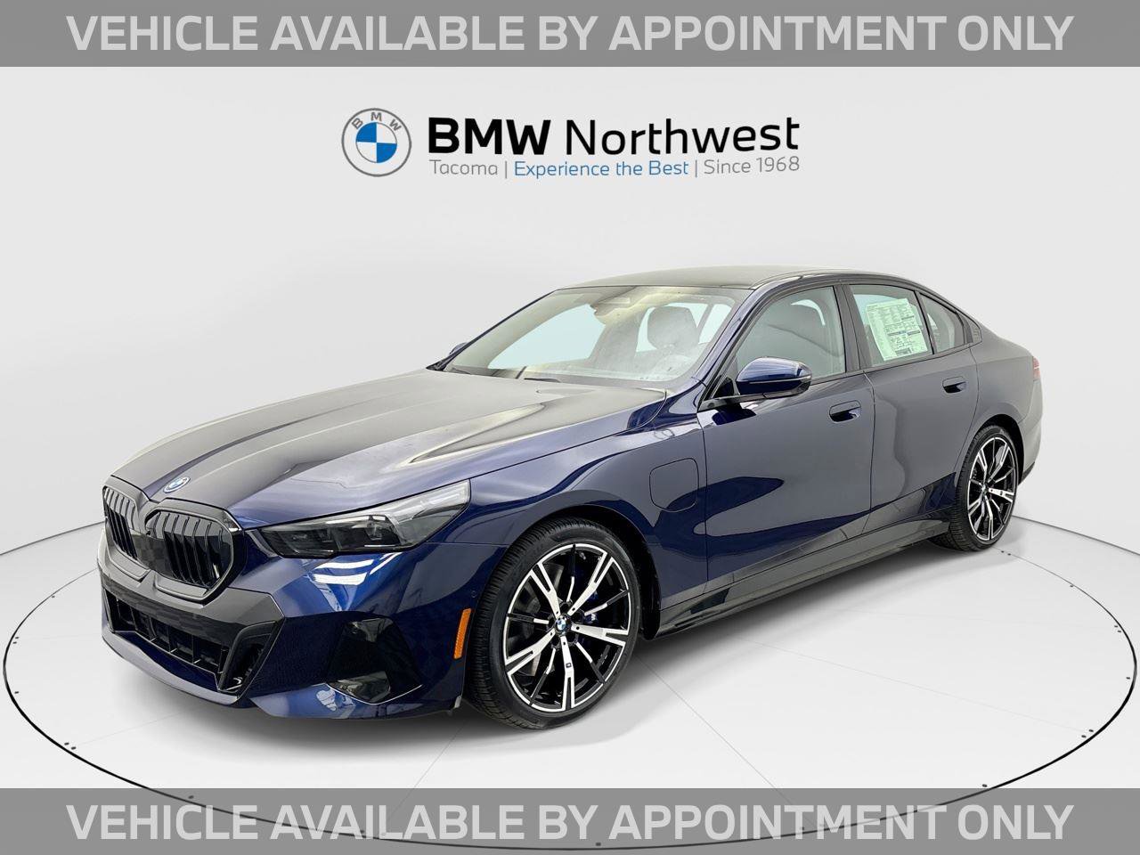 Used 2026 BMW 550e xDrive image 1