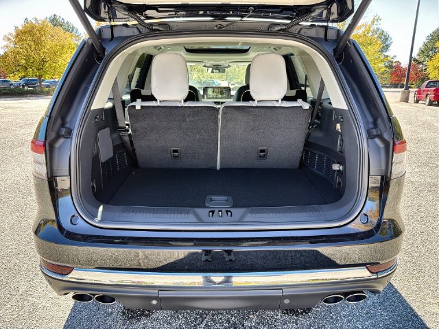 New 2027 Lincoln Aviator AWD image 25