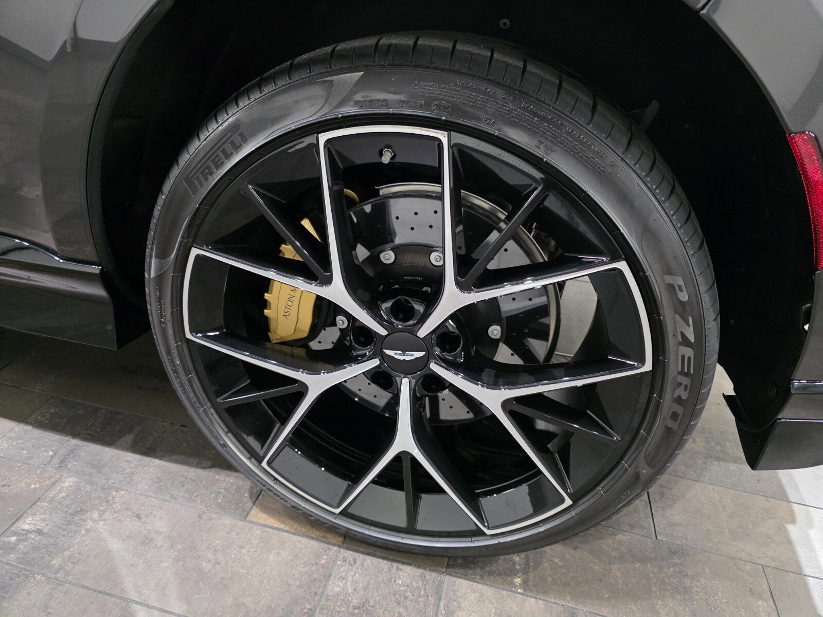 New 2026 Aston Martin DBX 707 image 4