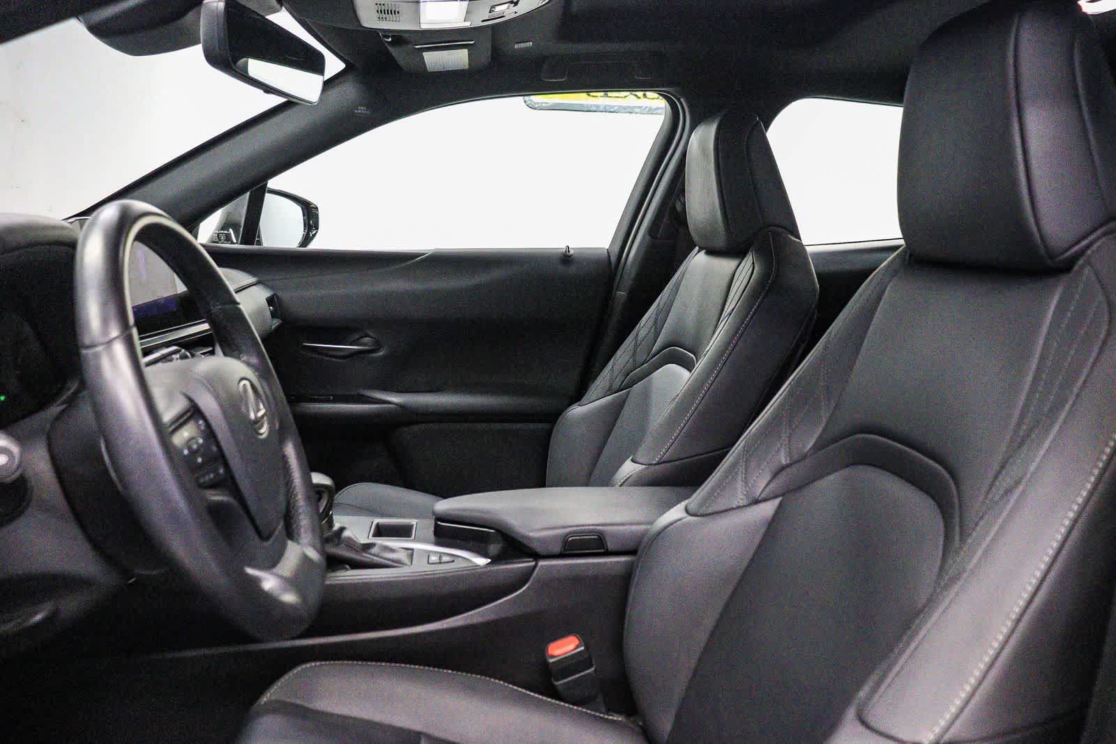 Certified 2023 Lexus UX 250h FWD w/ Accessory Package (Z2) image 18