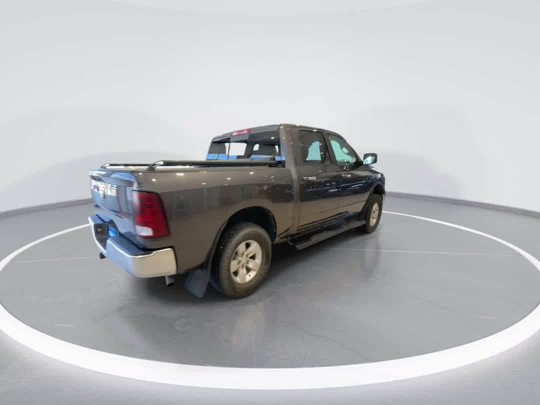 Used 2017 RAM 1500 Classic SLT AWD/4WD image 8