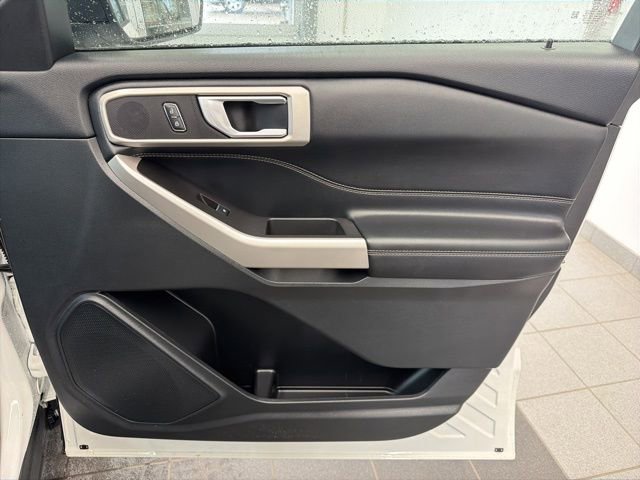Used 2023 Ford Explorer XLT w/ Equipment Group 202A image 15
