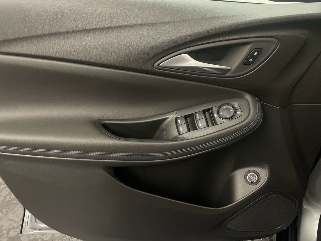 Used 2025 Buick Encore GX Sport Touring w/ Comfort Package image 15