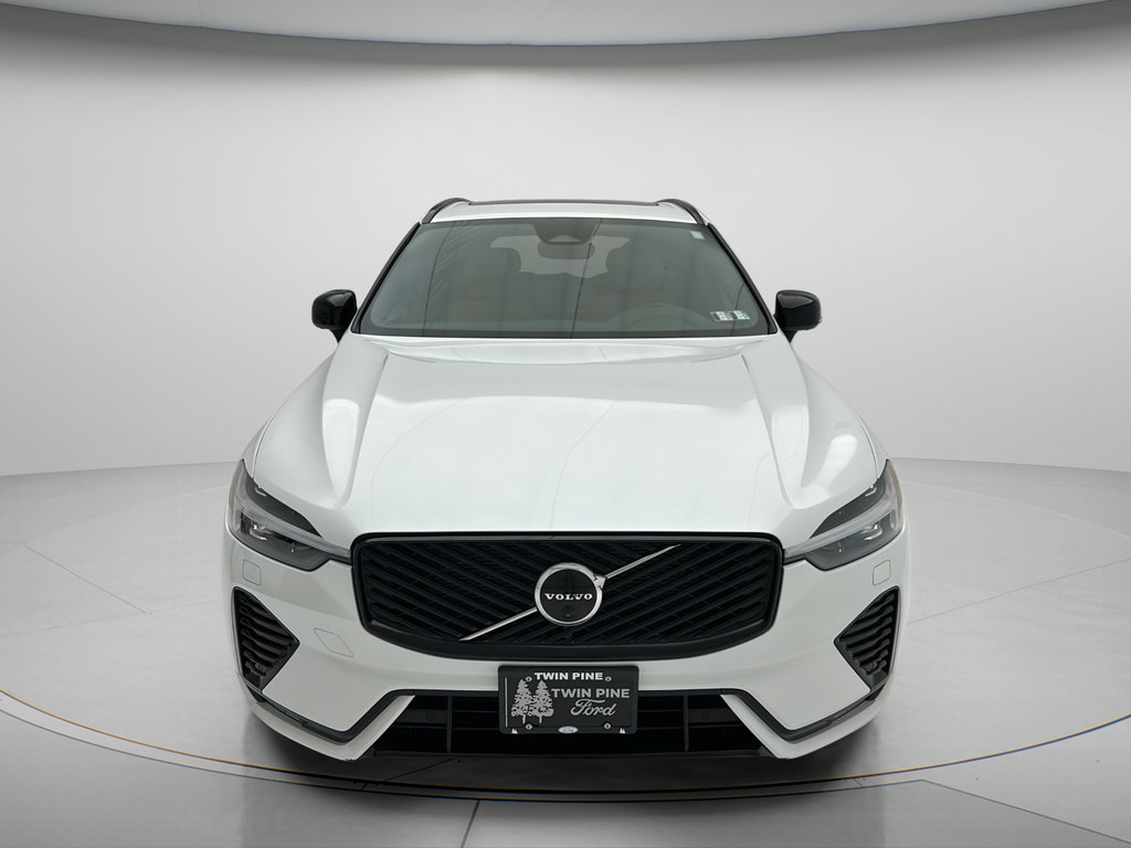Used 2026 Volvo XC60 B5 Plus AWD/4WD image 2