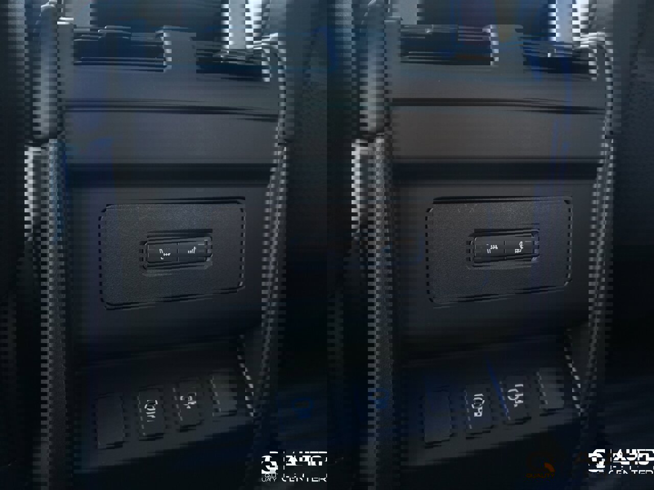 Used 2024 Land Rover Defender 110 S image 32