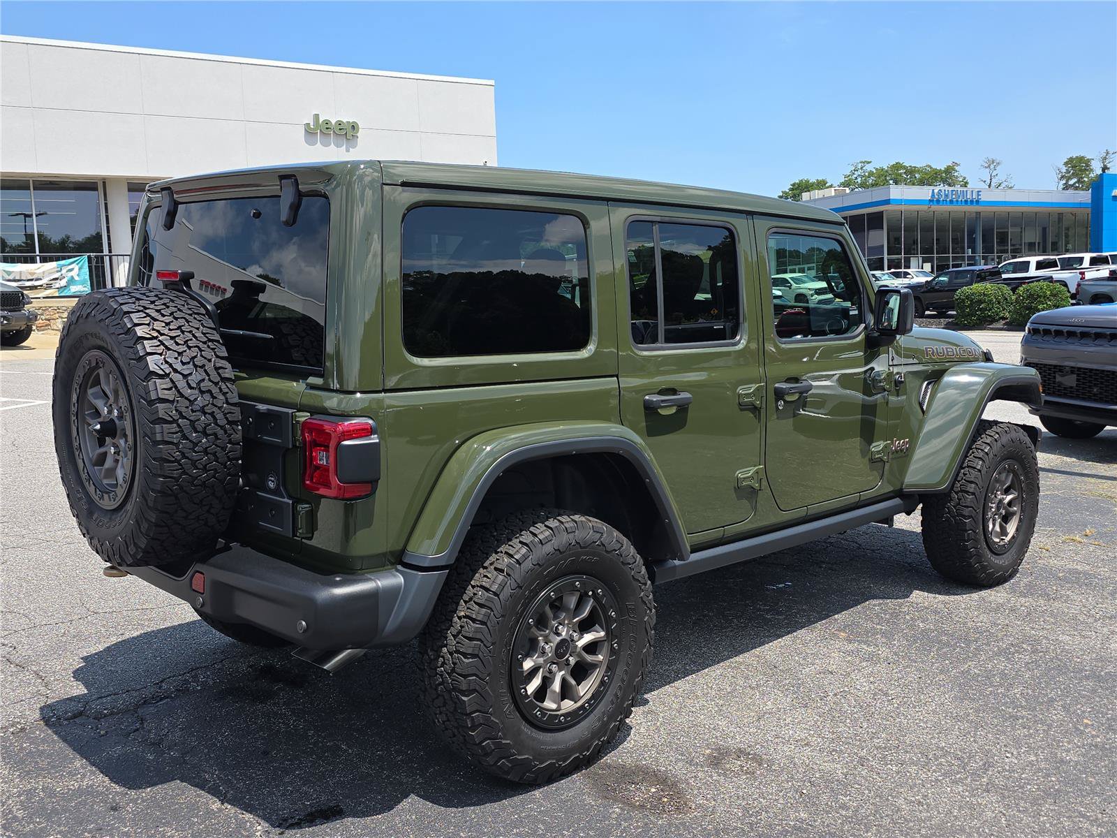 Used 2023 Jeep Wrangler Unlimited Rubicon 392 AWD/4WD image 3